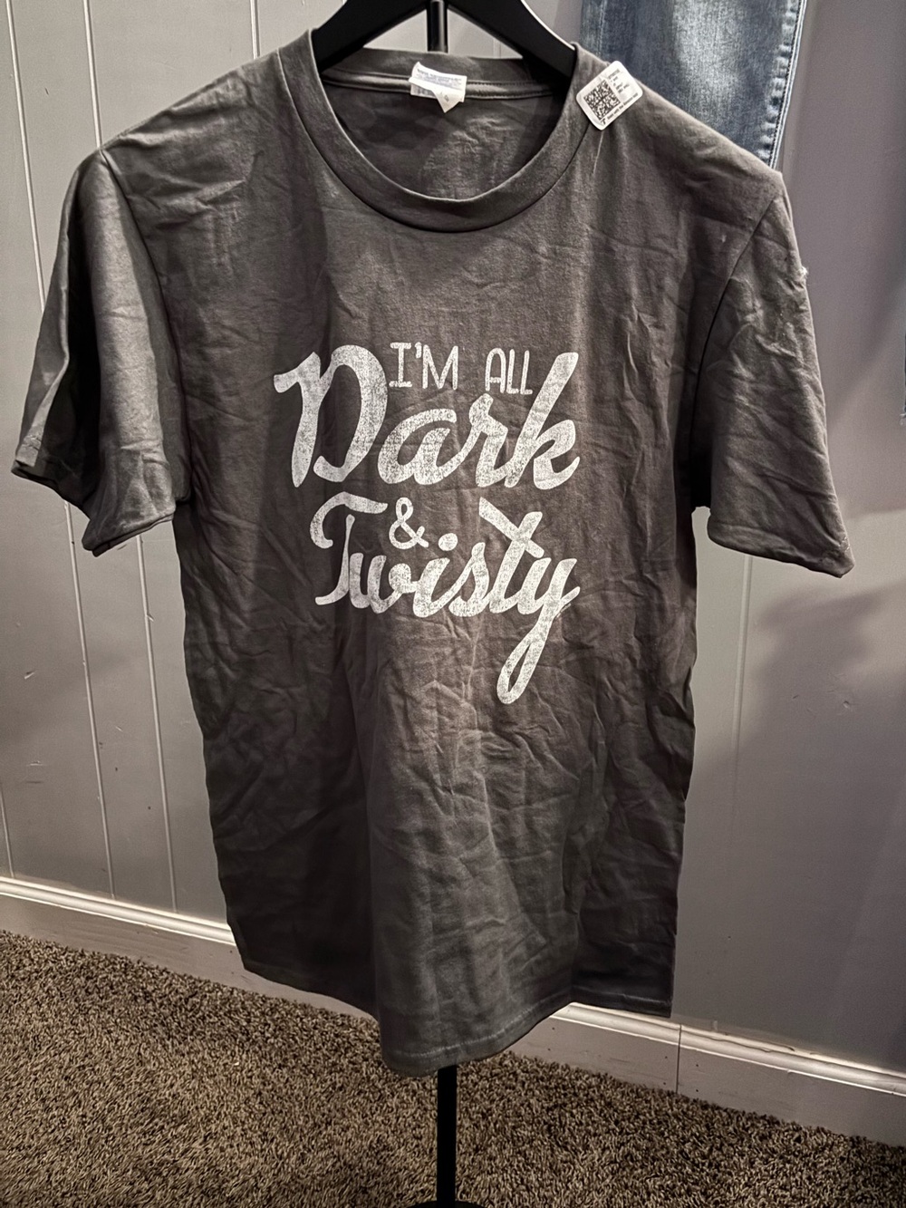 New! Grey I’m all dark and twisty short sleeve t-shirt Grey’s Anatomy Quote